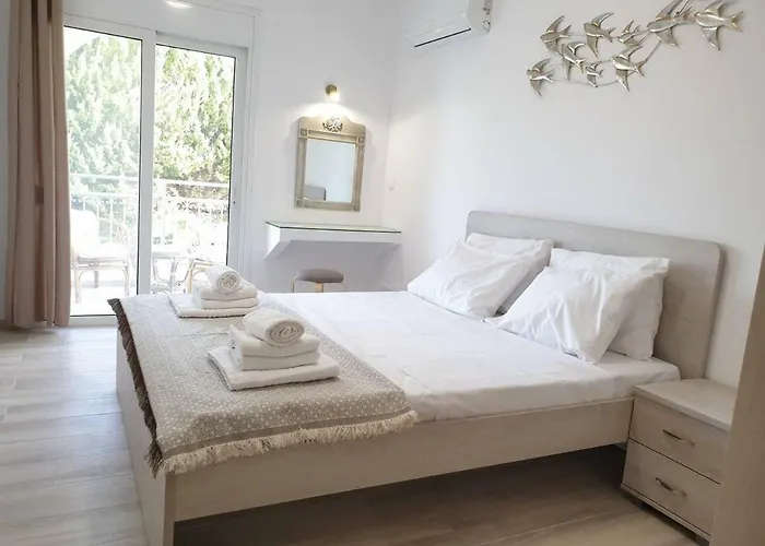 Sea Breeze Villa Haráki